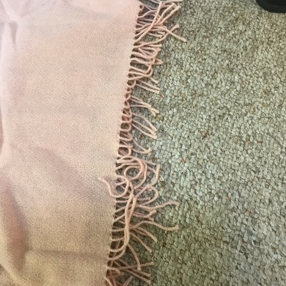 Eileen Fisher NWT Recycled Cashmere, Blush pink, fringed Scarf - Picture 6 of 6